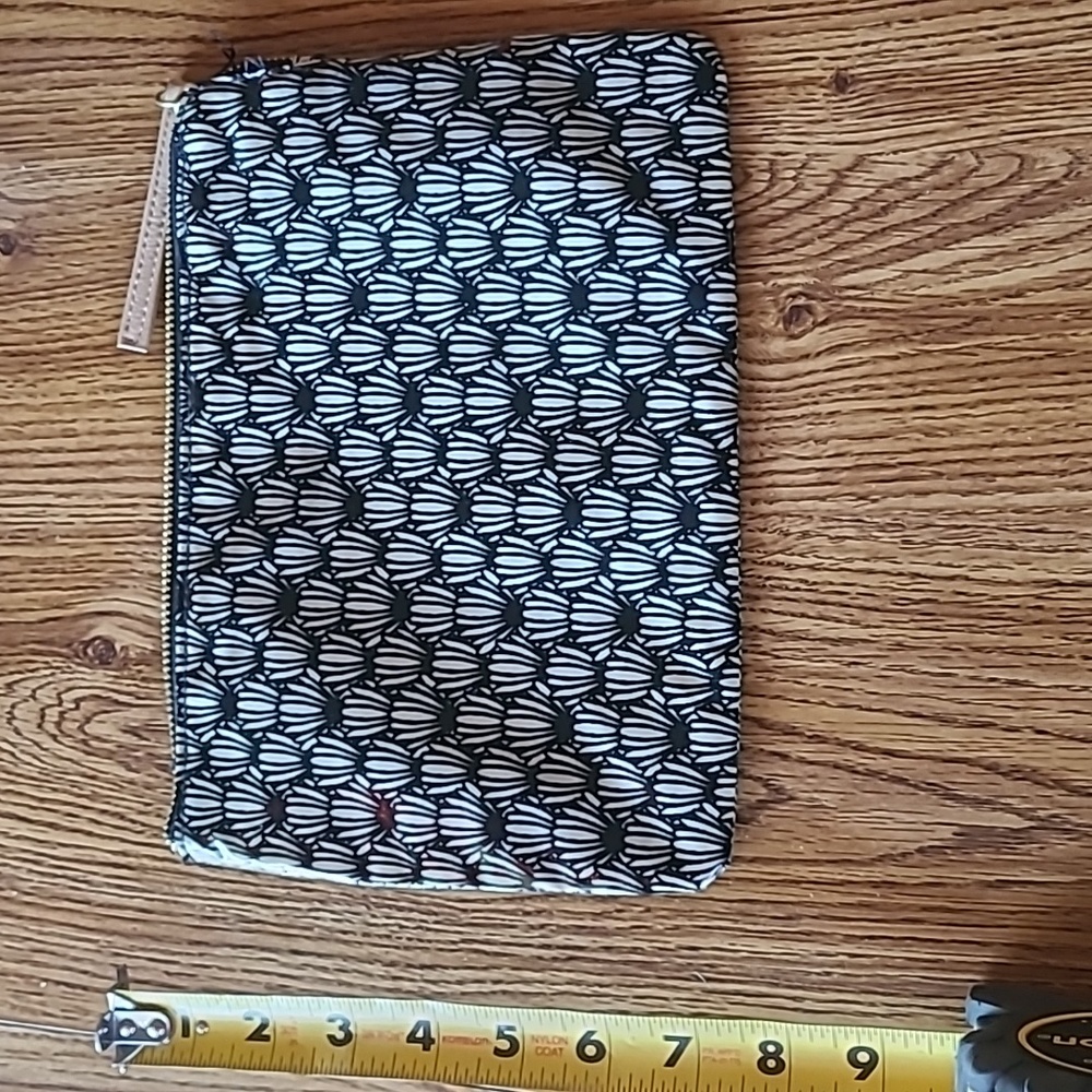 Merona Pouch - Picture 3 of 4